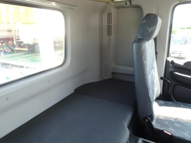 日野 プロフィア QKG-FS1AKAA(6x4)の写真20