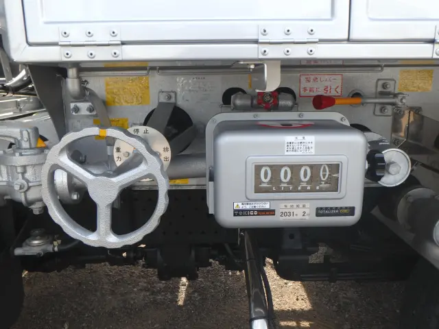 いすゞ エルフ 2RG-NMR88N(2WD)の写真7