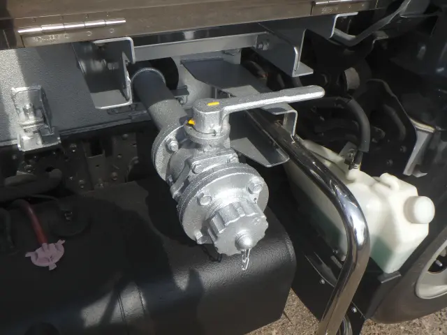 いすゞ エルフ 2RG-NMR88N(2WD)の写真8