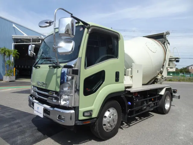 いすゞ フォワード 2PG-FTR90U2(2WD)の写真1