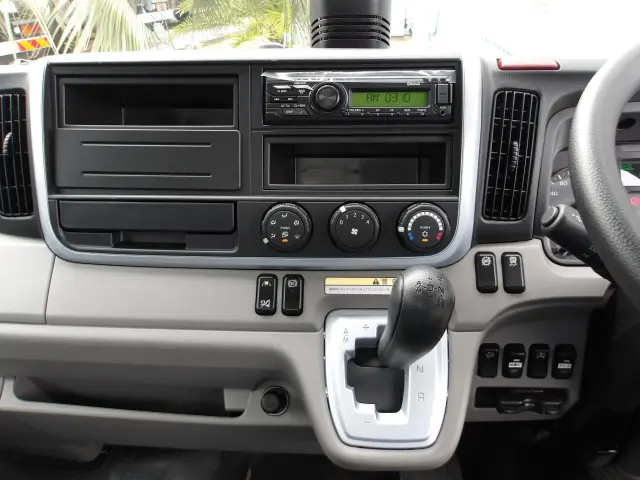 三菱 キャンター 2PG-FEA80(2WD)の写真23