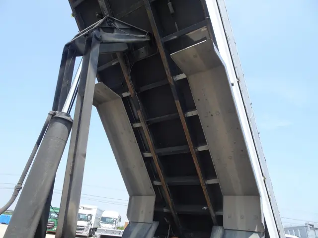 ＵＤ クオン 2PG-CW5CL(6x4)の写真7