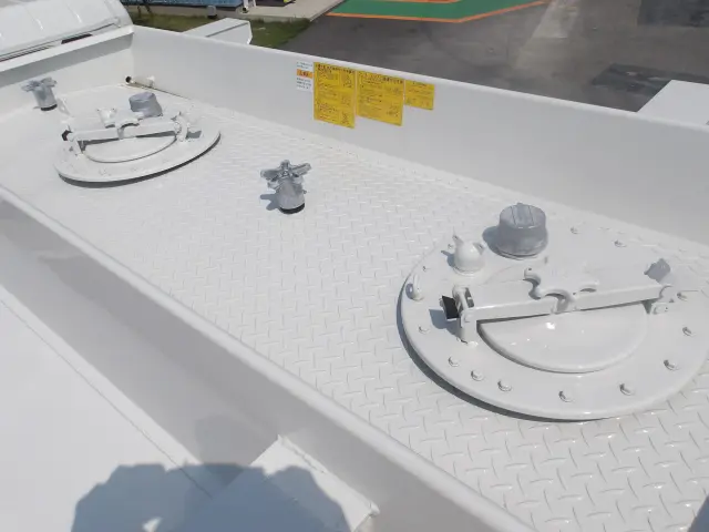 三菱 キャンター 2PG-FEB90(2WD)の写真9