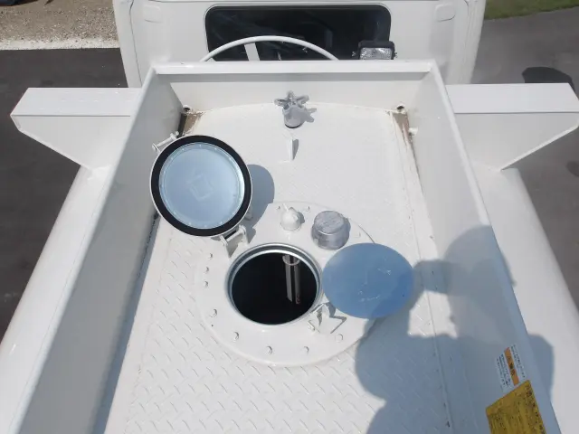 三菱 キャンター 2PG-FEB90(2WD)の写真10