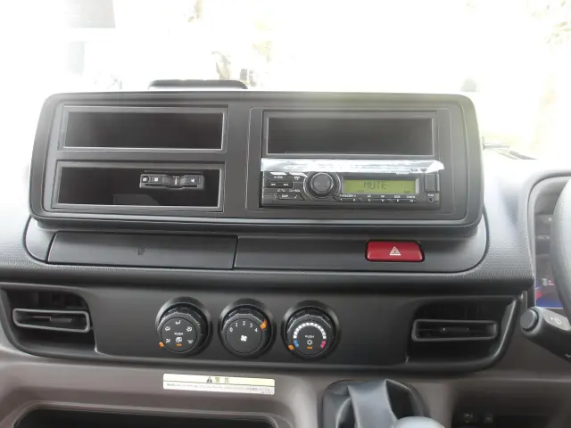 三菱 キャンター 2PG-FEB90(2WD)の写真23