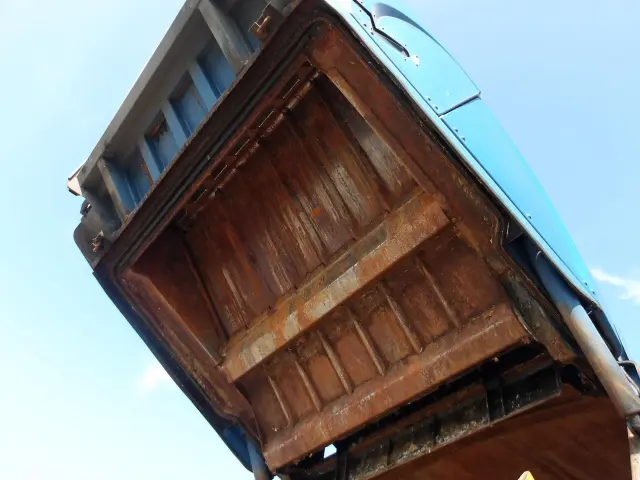 日野 レンジャー QKG-FJ7JGAA(2WD)の写真9