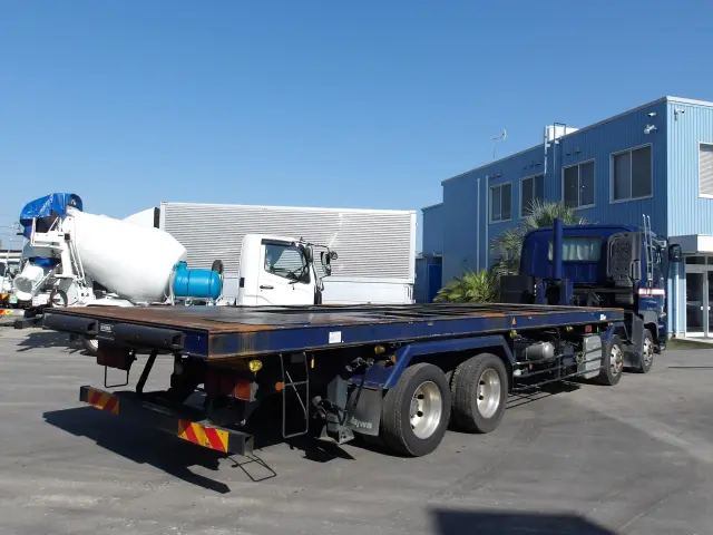 いすゞ ギガ QKG-CYH77A(8x4)の写真4