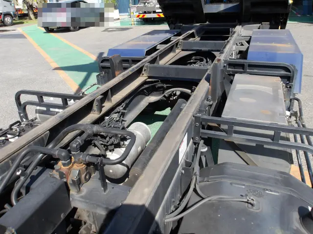 いすゞ ギガ QKG-CYH77A(8x4)の写真16