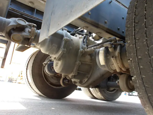 いすゞ ギガ QKG-CYH77A(8x4)の写真19