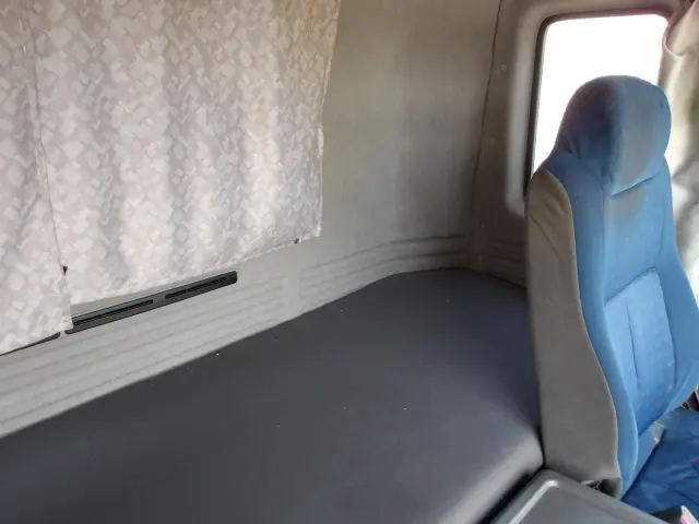 いすゞ ギガ QKG-CYH77A(8x4)の写真24