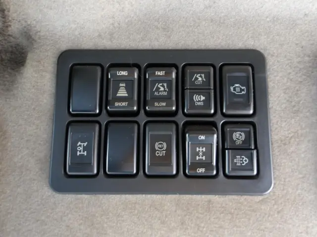 いすゞ ギガ QKG-CYH77A(8x4)の写真26