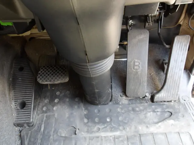 いすゞ ギガ QKG-CYH77A(8x4)の写真29