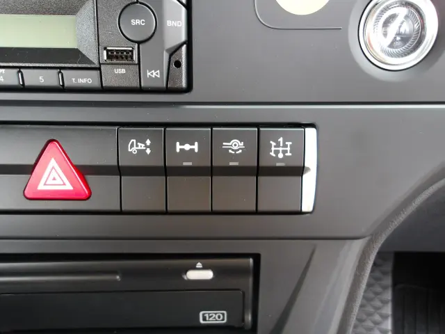 三菱 スーパーグレート 2RG-FP84VDR(2WD)の写真20