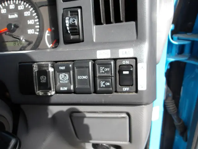 いすゞ エルフ TPG-NKR85N(2WD)の写真23