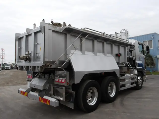 いすゞ ギガ QPG-CXZ77BT(6x4)の写真4