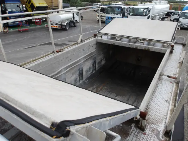 いすゞ ギガ QPG-CXZ77BT(6x4)の写真11