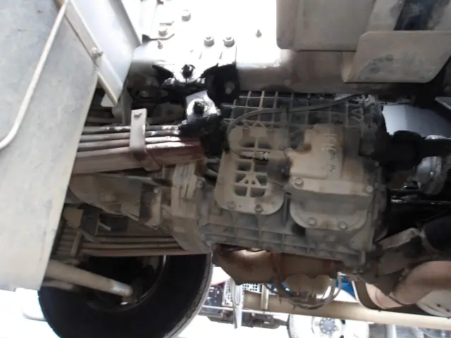 いすゞ ギガ QPG-CXZ77BT(6x4)の写真17