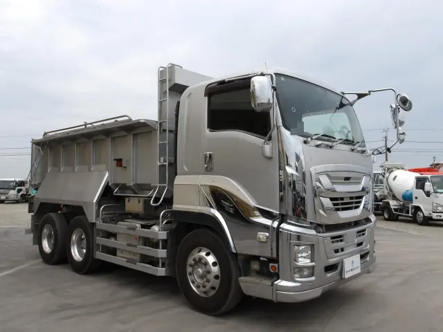 いすゞ ギガ QPG-CXZ77BT(6x4)の写真3