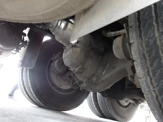 いすゞ ギガ QPG-CXZ77BT(6x4)の写真16