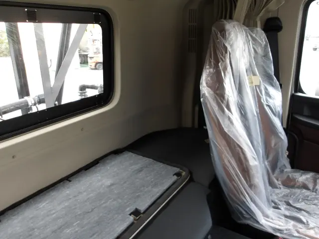 日野 プロフィア 2DG-FS1AHE(6x4)の写真21