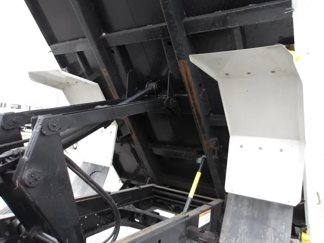 三菱 ファイター 2KG-FK62F(2WD)の写真7