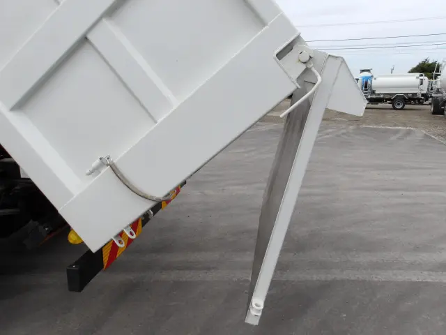 三菱 ファイター 2KG-FK62F(2WD)の写真10