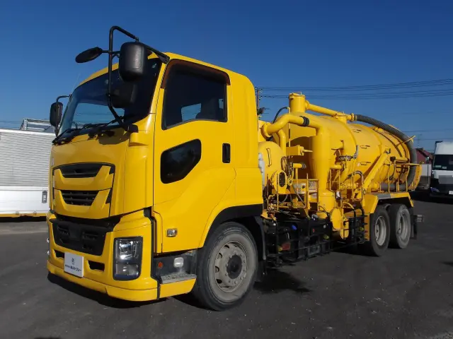 いすゞ ギガ 2PG-CYZ77CM(6x4)の写真1