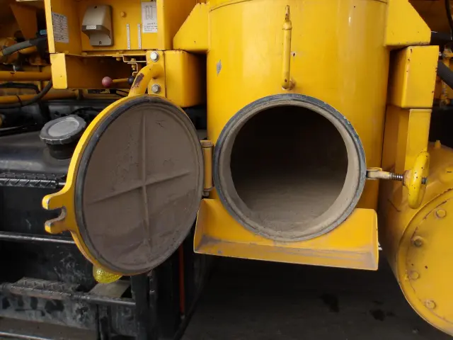 いすゞ ギガ 2PG-CYZ77CM(6x4)の写真7