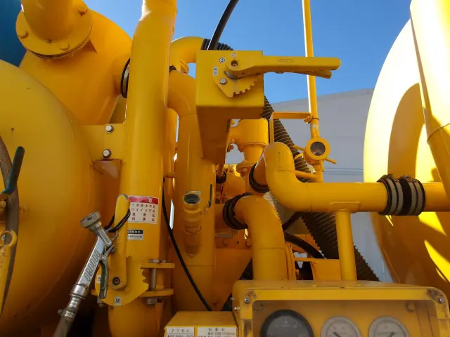 いすゞ ギガ 2PG-CYZ77CM(6x4)の写真8