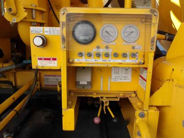 いすゞ ギガ 2PG-CYZ77CM(6x4)の写真9