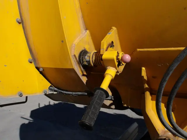 いすゞ ギガ 2PG-CYZ77CM(6x4)の写真11