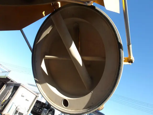 いすゞ ギガ 2PG-CYZ77CM(6x4)の写真13