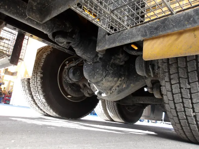 いすゞ ギガ 2PG-CYZ77CM(6x4)の写真17