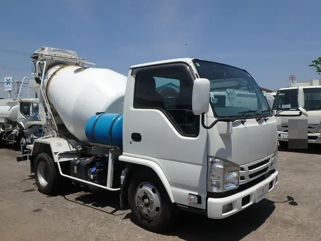 いすゞ エルフ 2RG-NKR88N(2WD)の写真3