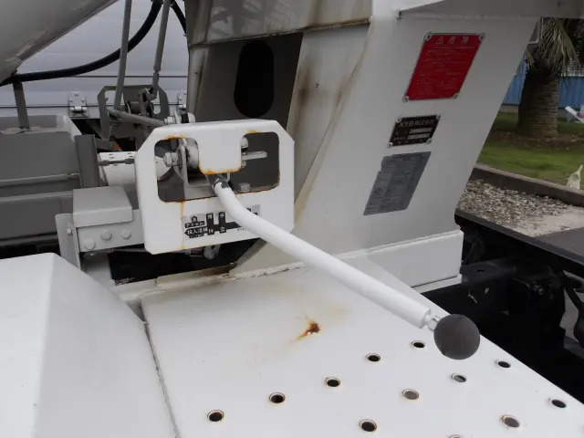 いすゞ エルフ 2RG-NKR88N(2WD)の写真6