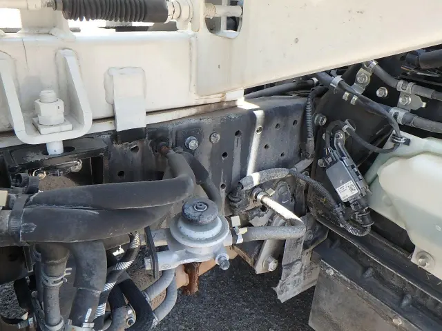 いすゞ エルフ 2RG-NKR88N(2WD)の写真13