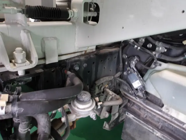 いすゞ エルフ 2RG-NKR88N(2WD)の写真14