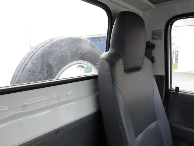 いすゞ エルフ 2RG-NKR88N(2WD)の写真20