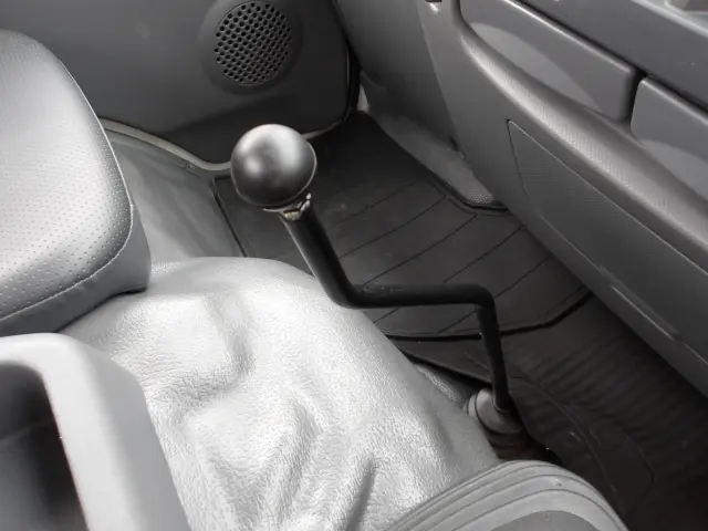 いすゞ エルフ 2RG-NKR88N(2WD)の写真23