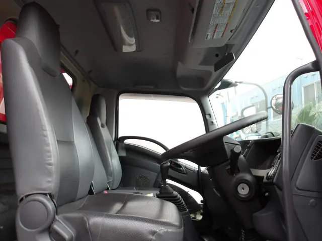 いすゞ フォワード 2RG-FRR90S2(2WD)の写真17