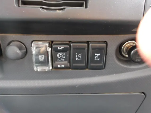 いすゞ フォワード 2RG-FRR90S2(2WD)の写真20