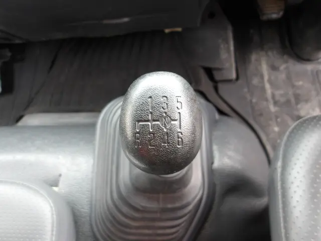 いすゞ フォワード 2RG-FRR90S2(2WD)の写真22