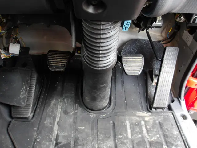 いすゞ フォワード 2RG-FRR90S2(2WD)の写真23