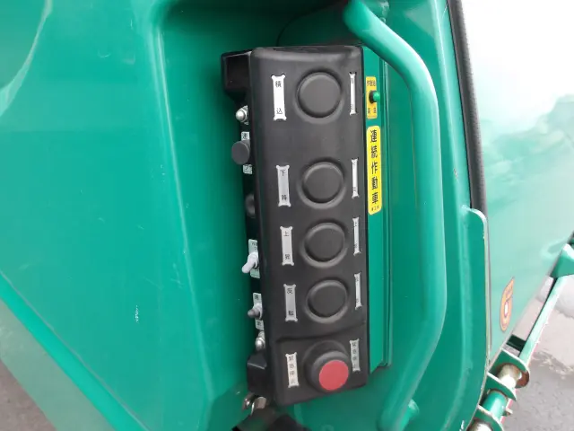 日野 レンジャー 2KG-FC2ABA(2WD)の写真7