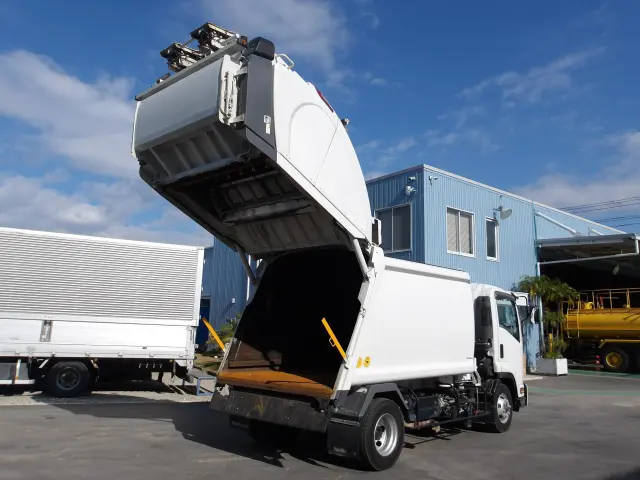 いすゞ フォワード 2RG-FRR90S2(2WD)の写真5