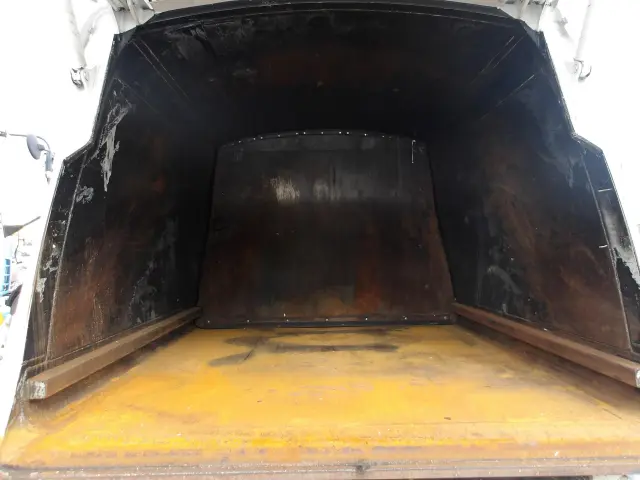 いすゞ フォワード 2RG-FRR90S2(2WD)の写真8