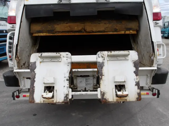 いすゞ フォワード 2RG-FRR90S2(2WD)の写真10