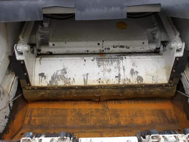 いすゞ フォワード 2RG-FRR90S2(2WD)の写真12