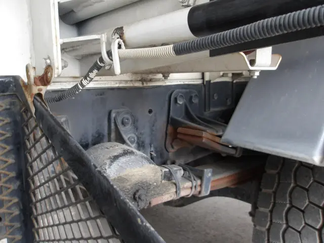 いすゞ フォワード 2RG-FRR90S2(2WD)の写真15