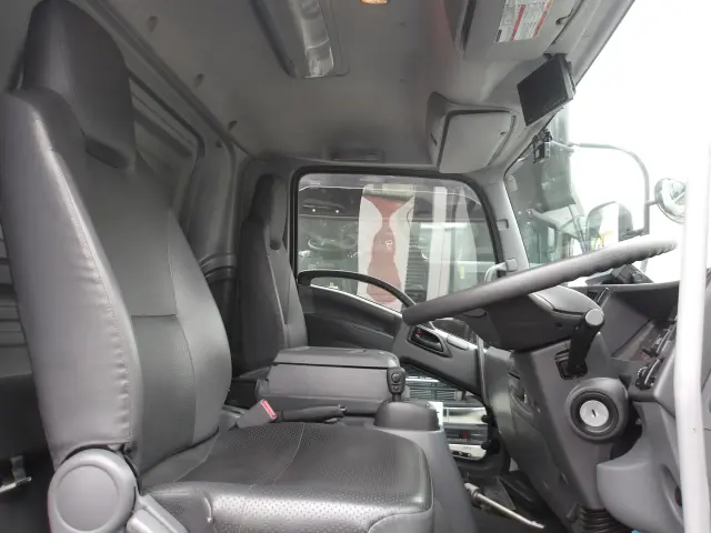 いすゞ フォワード 2RG-FRR90S2(2WD)の写真21